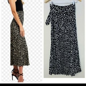Bardot Pleated Skirt. Leopard Print. Size 8 US